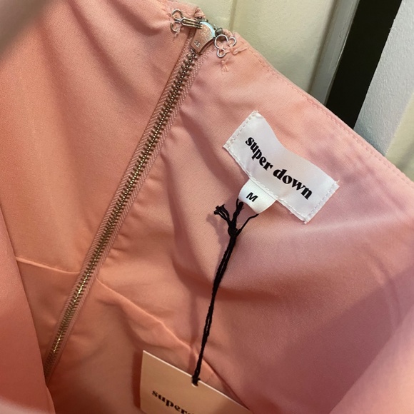 NWT! Superdown Asymmetric Ruffle Dress - Picture 4 of 4